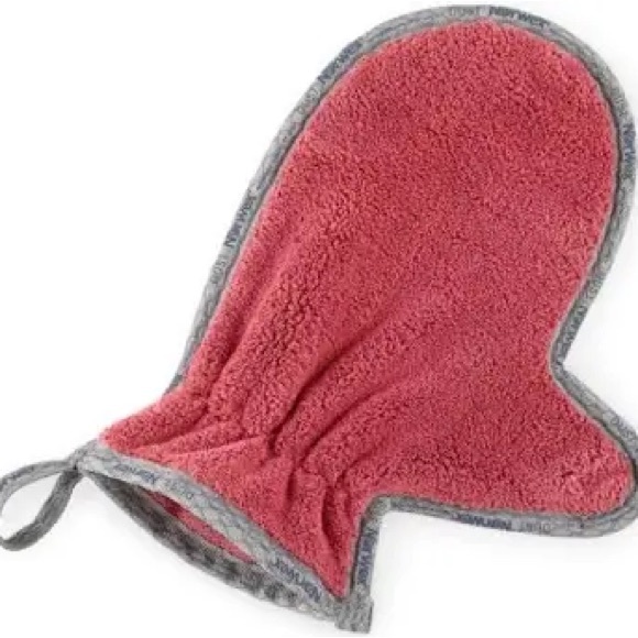Norwex Other - Norwex dusting mitt LE Pomegranate New